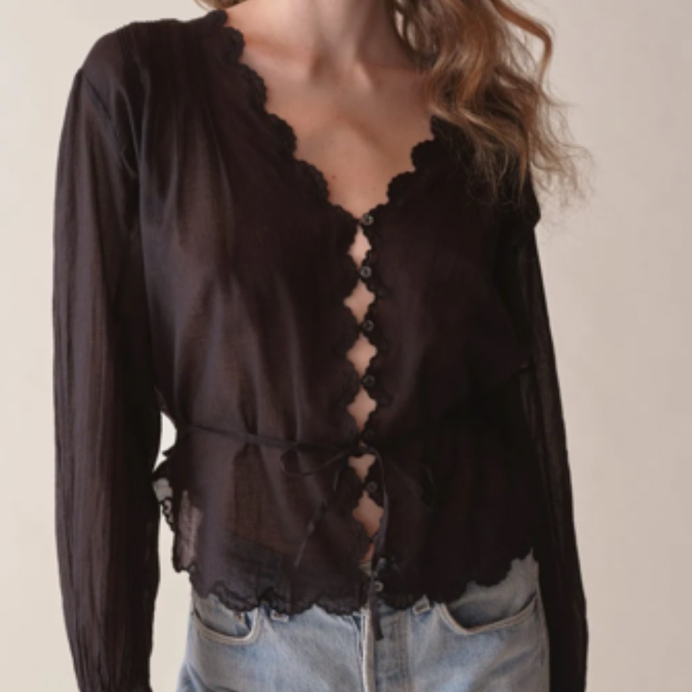 Doen Elayne Scalloped Blouse